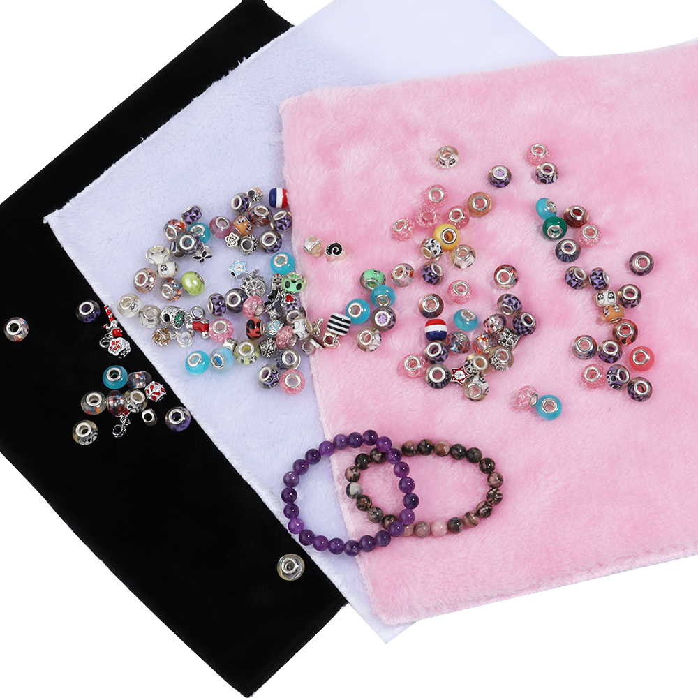 1 Piece Color Jewelry Display  - Bead Mat Velvet recensione e prezzo