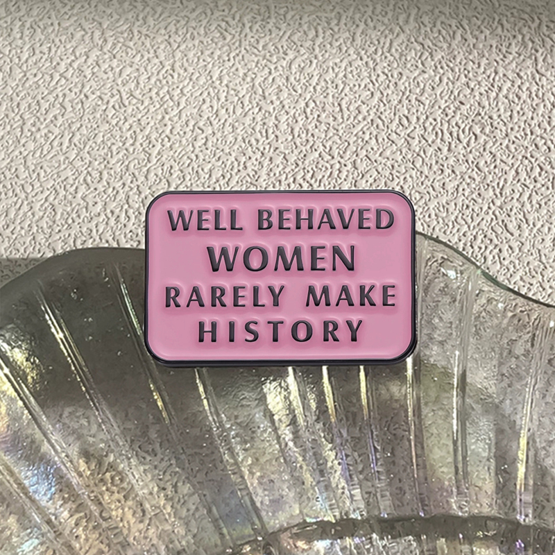 Well Behaved Women Rarely Make - Jewelry Making Quotes recensione e prezzo