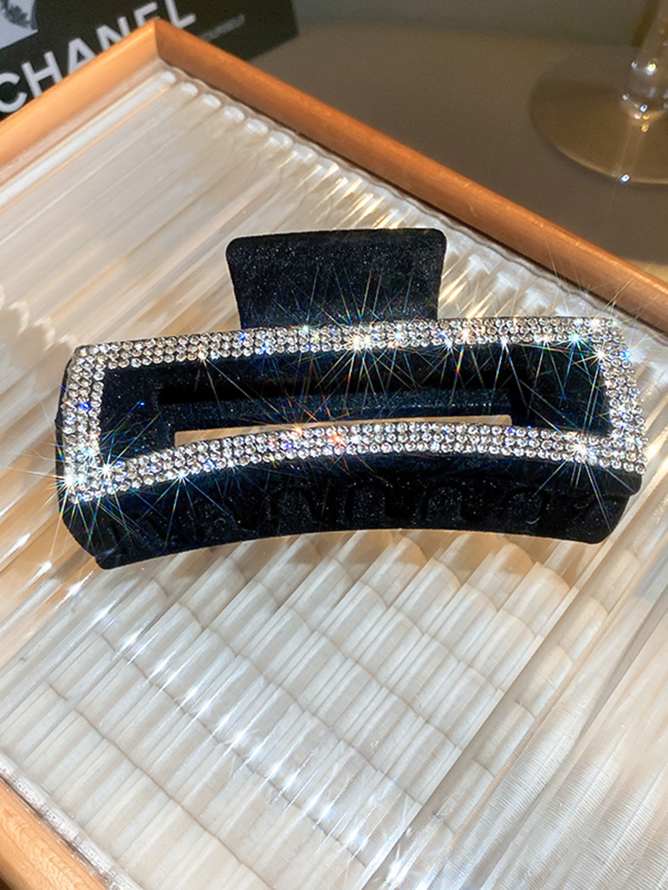 Flocking Rhinestone Blacke Hai - Jewelry Making Adults recensione e prezzo